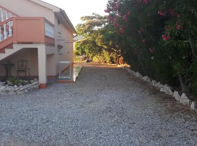 Sany&toyo アパート Barbat na Rabu